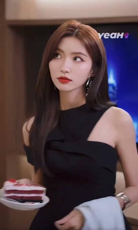 Màn ảnh Việt mới có 1 tiểu thư tài phiệt, mặc đẹp còn được so với Triệu Lộ Tư- Ảnh 3.