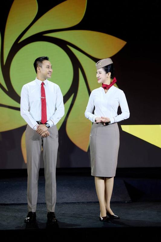 Hãng hàng không mới của Việt Nam ra mắt đồng phục cho tiếp viên, dân tình khen nức nở- Ảnh 4.