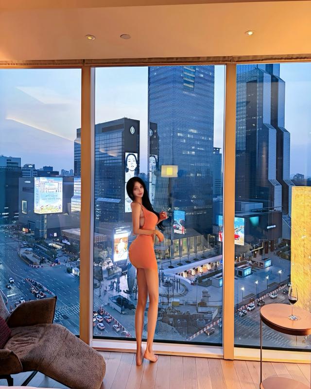 Hot loạt ảnh gái xinh với màn chỉnh hình 