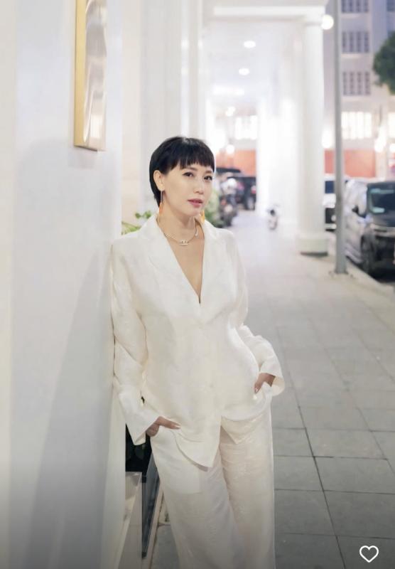 Mẹ vợ Đoàn Văn Hậu sang chảnh quá!- Ảnh 1.