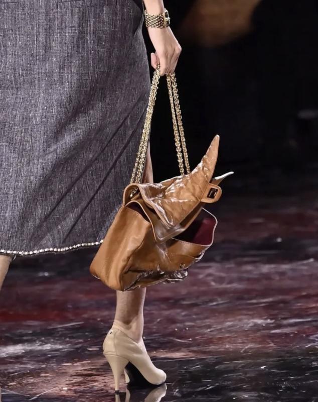 Chanel vừa tới một thiên hà mới với màn debut của Matthieu Blazy- Ảnh 6.