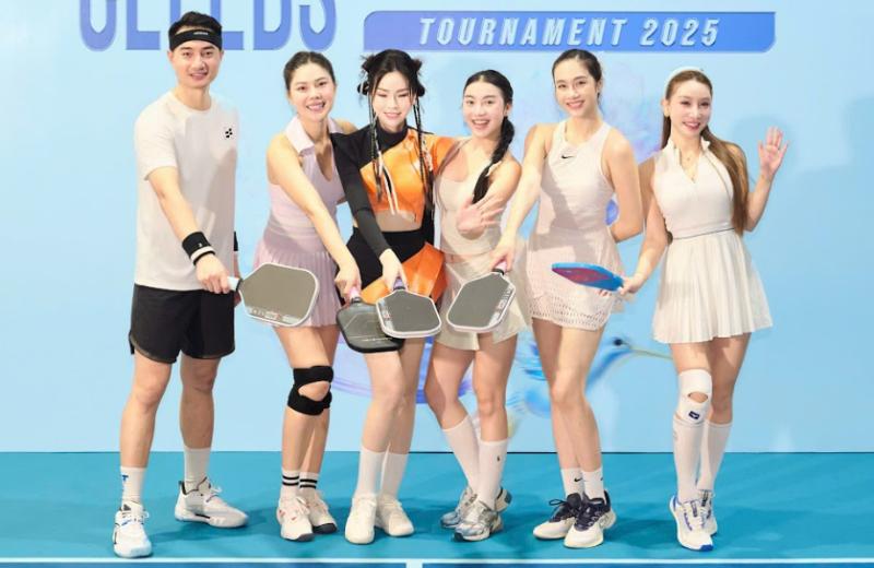 Người đẹp Vbiz mặc gì khó hiểu lên sân pickleball thế này?- Ảnh 1.