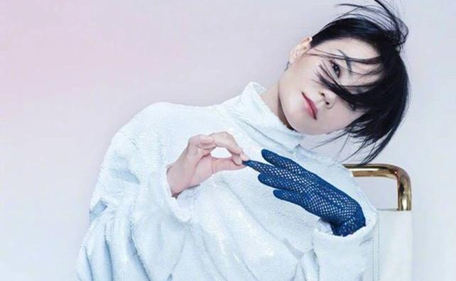 Không mài xương hay tiêm botox: 6 mỹ nhân này đang chứng minh cho bạn thấy khuôn mặt vuông sẽ quyến rũ hơn, lại còn trẻ cực lâu!- Ảnh 3.
