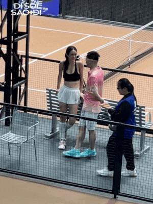 Doanh nhân Đức Phạm lại bị tóm thân mật với Á hậu Vbiz trên sân pickleball- Ảnh 3.