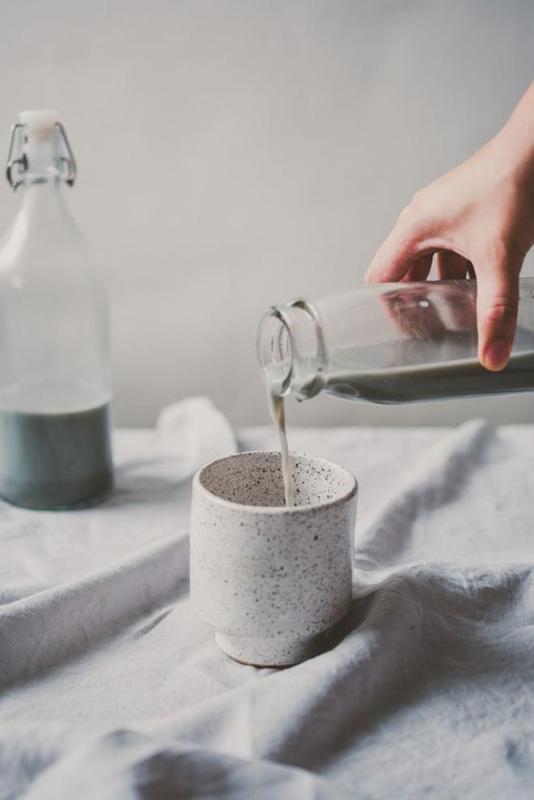 Người phụ nữ U50 chăm ăn loại hạt này mỗi sáng, không ngờ giữ được mái tóc đen, miệng sạch, da căng như hồi 30- Ảnh 2.