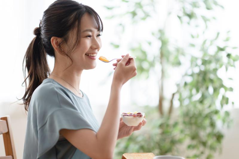 5 thói quen ăn uống xấu khiến bạn già nua và 2 mẹo giúp bổ sung dinh dưỡng cho cơ thể tràn đầy sức sống- Ảnh 2.