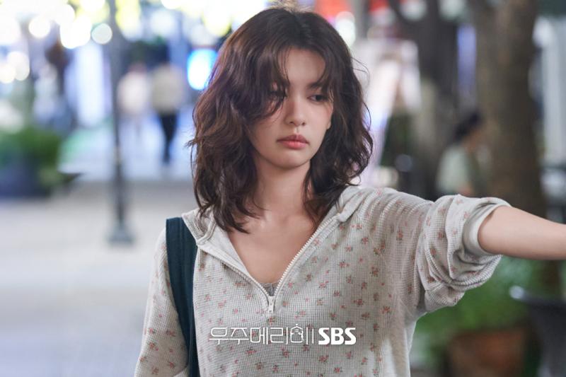 Phim Hàn chuẩn bị lên sóng hứa hẹn hay nức nở: Một cái nắm tay giữa cơn say, khởi đầu cho chuyện tình 90 ngày đầy ngang trái- Ảnh 2.