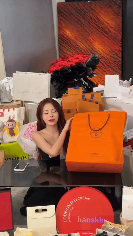 Sự thật về hộp quà Hermès Birkin bạch tạng bị nói “chắc chắn fake” của Hà Môi- Ảnh 21.