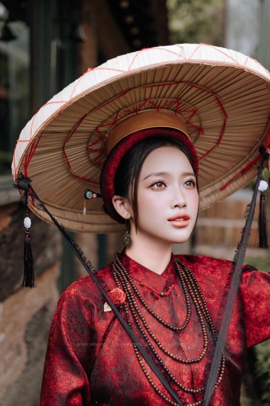 Cả MXH phẫn nộ: Đồ truyền thống bị nhóm người trẻ biến tấu quá phản cảm!- Ảnh 4.