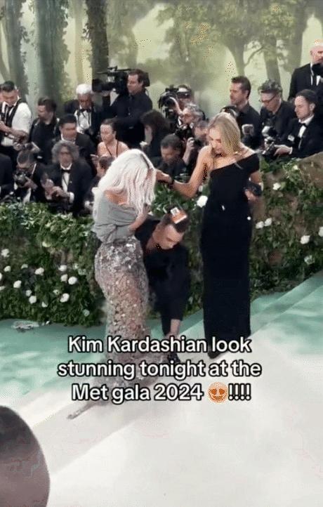 Hailey Bieber không thể ngồi thẳng- Ảnh 15.