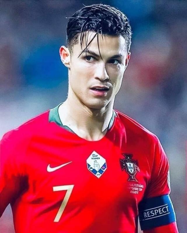 Ronaldo tuyên bố đẹp trai hơn David Beckham, chỉ ra một điểm hoàn hảo không thể chối cãi- Ảnh 4.