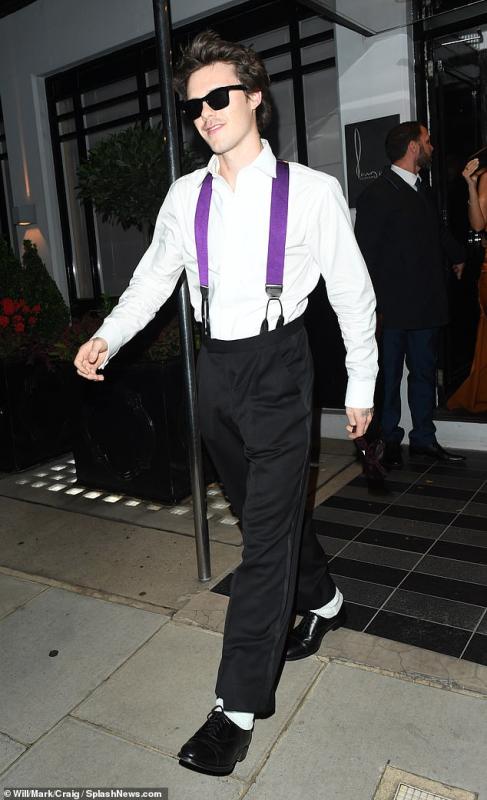 Nhà Beckham tưng bừng 