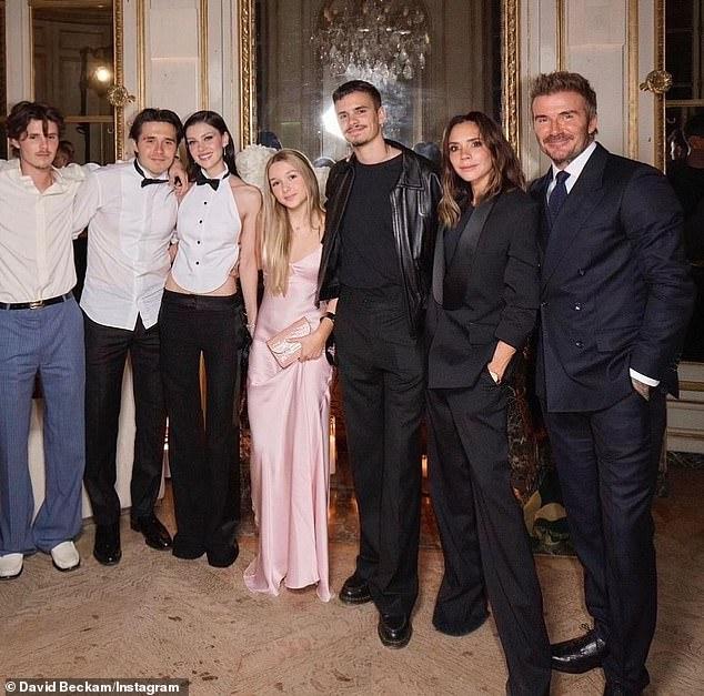 Không nhận ra tiểu thư Harper Beckham khi được anh trai đưa đi chơi, nhan sắc đời thường quá khác ảnh trên mạng- Ảnh 3.