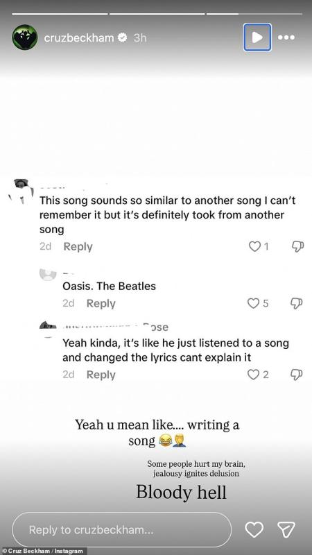 Con trai Beckham bị tố đạo nhạc The Beatles và Oasis, bị ví như 