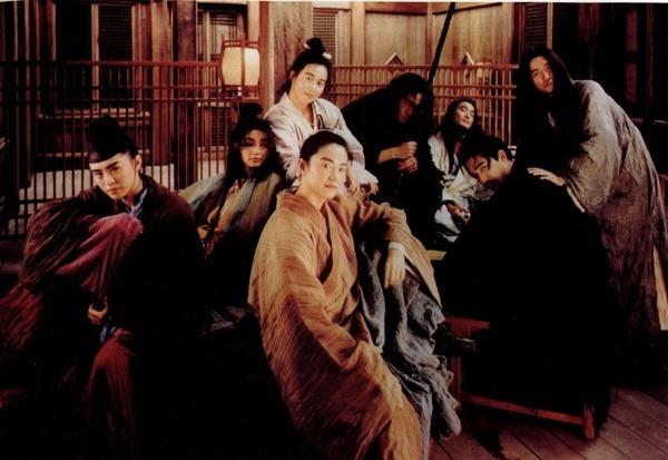 Drama sốc nhất showbiz lúc này: 16 người trong 1 đoàn phim bị bắt vì 