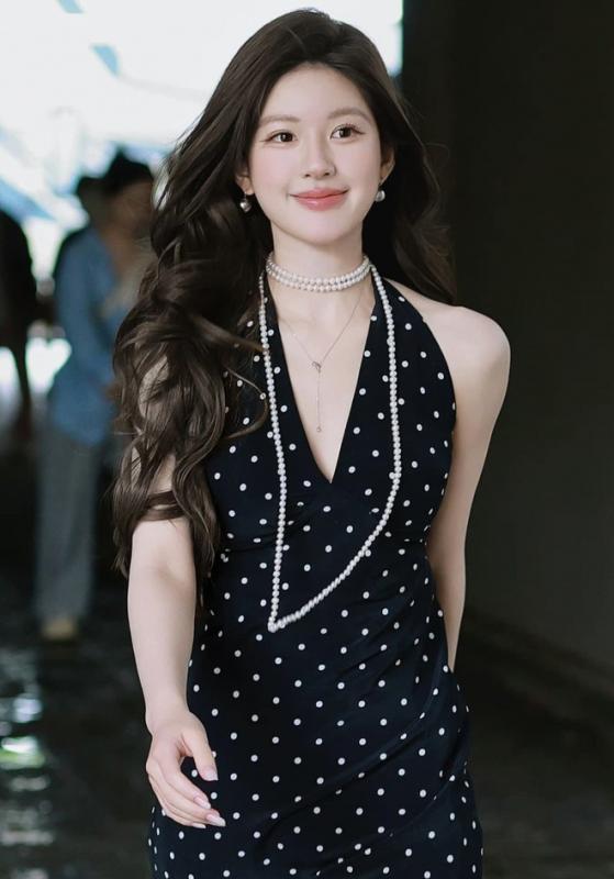 Ảnh cấp 3 đẹp như tiểu thư tài phiệt của Tống Tổ Nhi, Triệu Lộ Tư bị nhắc tên- Ảnh 16.