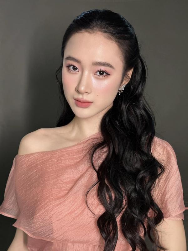 Hết chịu nổi Angela Phương Trinh- Ảnh 6. Hết chịu nổi Angela Phương Trinh- Ảnh 6.