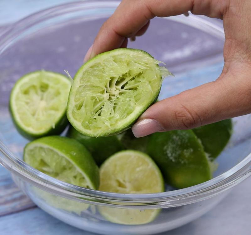 5 mẹo uống nước chanh giúp tận dụng tối đa công dụng dưỡng da, đốt mỡ, "thải độc" cho gan và thận- Ảnh 2.