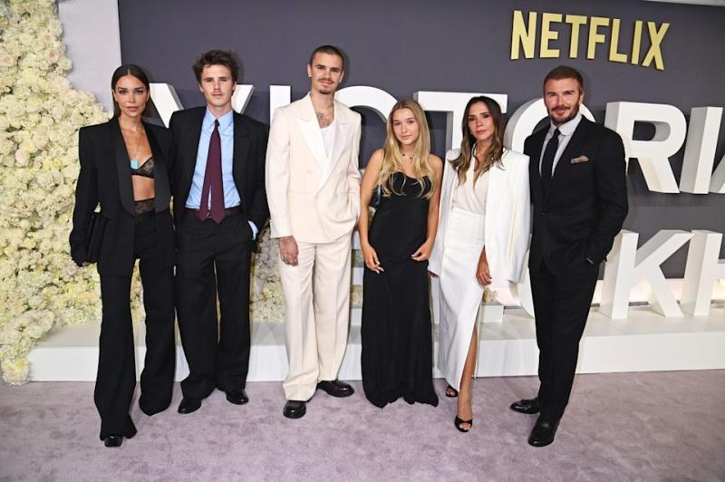 Tiểu thư Harper xinh đẹp, khí chất thanh lịch chiếm trọn spotlight giữa lâu đài nơi David Beckham được phong Hiệp sĩ- Ảnh 3.