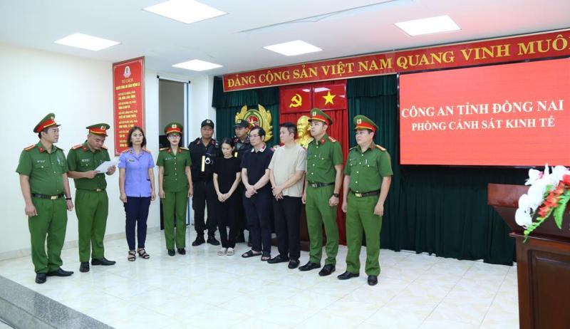 Đoàn Di Băng đang làm gì giữa lúc chồng bị bắt?- Ảnh 1.