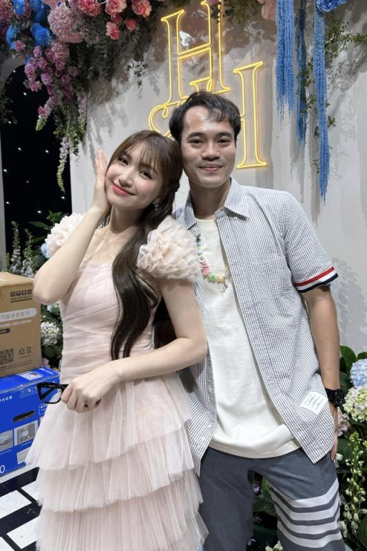 Hòa Minzy nợ Văn Toàn bao nhiêu tiền?- Ảnh 1.