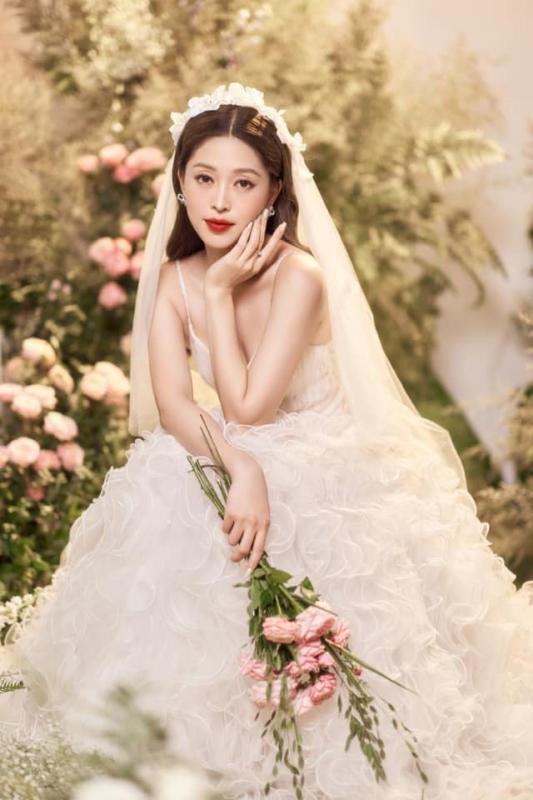 Á hậu cực thân, từng được Đỗ Hà bê tráp vắng mặt bất thường trong đám cưới tại Hà Nội- Ảnh 6.