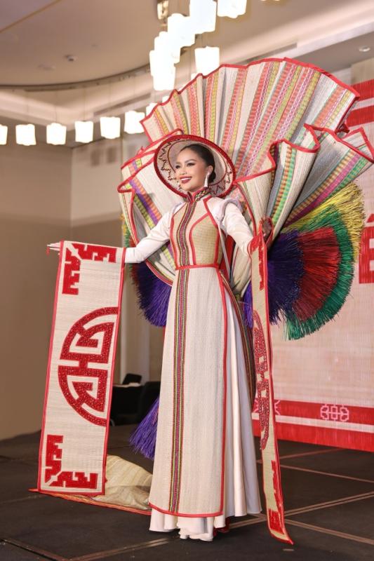 Quyết định quan trọng của Hương Giang trước thềm phần thi trang phục dân tộc tại Miss Universe- Ảnh 6.