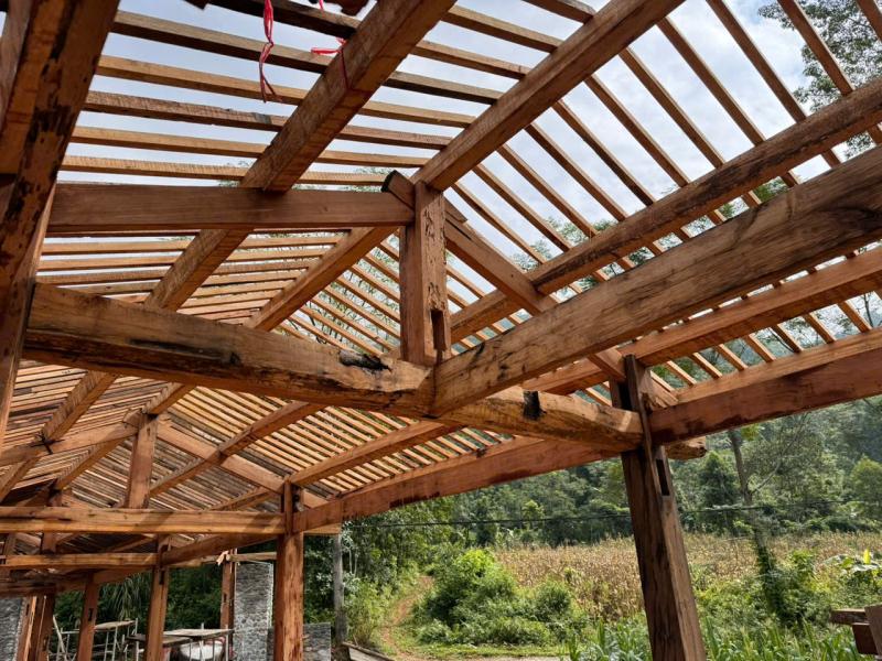 Cặp vợ chồng chi 3 tỷ xây nhà như cổ tích trên vùng núi Tuyên Quang: View triệu đô, 0 đồng rau củ- Ảnh 2.