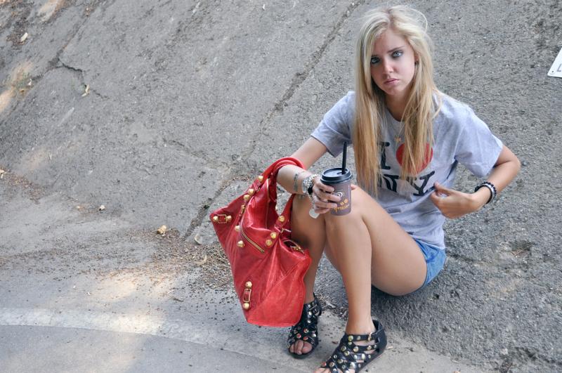 Chiara Ferragni - thần tượng Instagram ngã ngựa: Ăn chặn hơn 60 tỷ tiền từ thiện, chồng ngoại tình suốt 7 năm kết hôn- Ảnh 1.