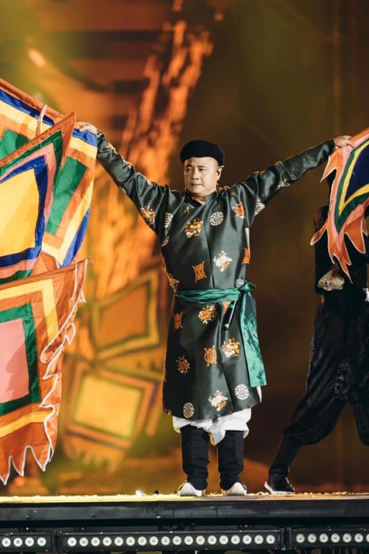 Đại tá quân đội được bổ nhiệm Phó Giám đốc Nhà hát Chèo, làm thần tượng tuổi 50 có đến 8 concert cháy vé- Ảnh 5.