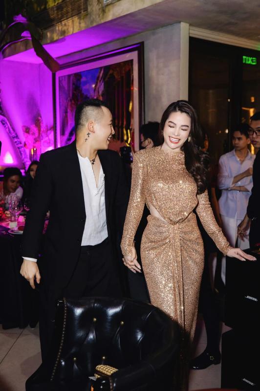 Vũ Khắc Tiệp bị 