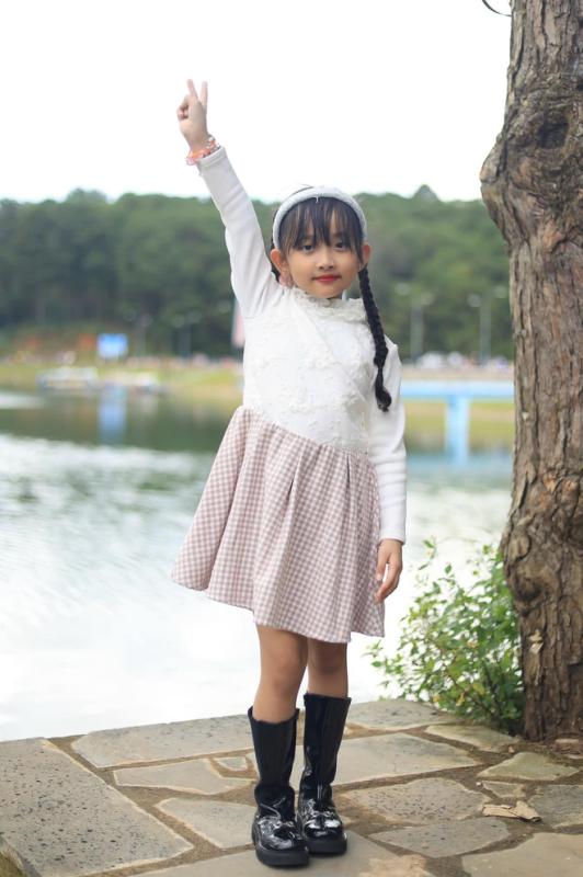 "Mợ chảnh" nhà Khánh Thi - Phan Hiển đời thường xinh yêu như công chúa, lên sàn nhảy lại khí chất đúng "con nhà nòi"- Ảnh 26.