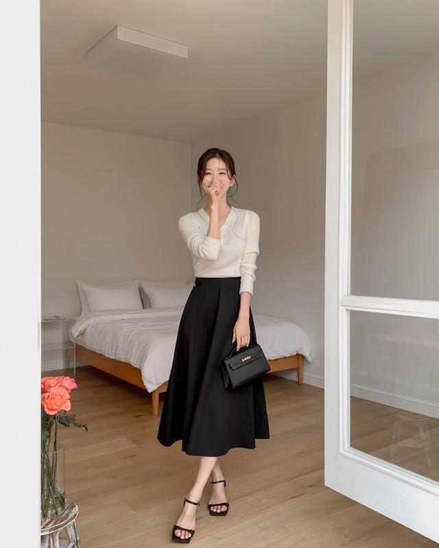 Thời tiết này mặc áo len mỏng là hợp lý nhất: 10 cách phối đơn giản, ai diện cũng đẹp- Ảnh 3.
