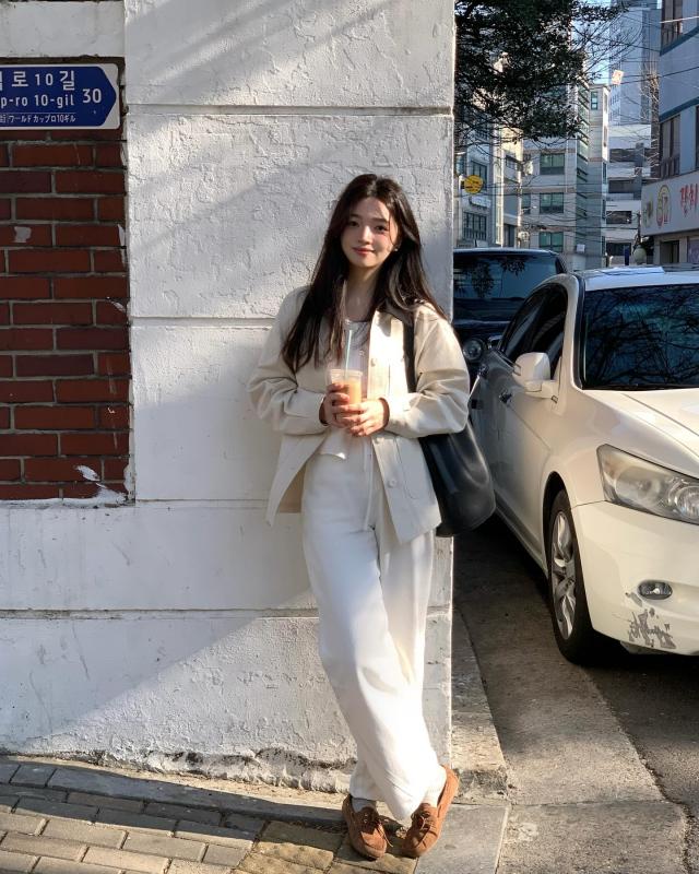 5 xu hướng quần dài thịnh hành nhất hiện tại, trẻ và sang trọng tới nỗi chị em không muốn mặc váy nữa- Ảnh 9.