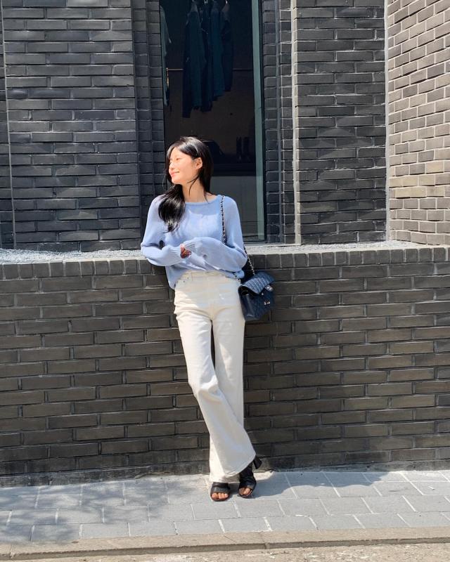 Áo len và quần jeans: Combo đẹp bất bại trong mùa lạnh, có rất nhiều cách diện để style luôn xịn- Ảnh 3.