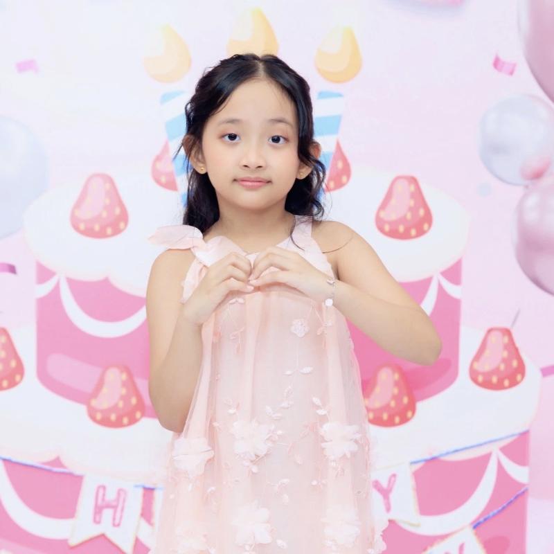 "Mợ chảnh" nhà Khánh Thi - Phan Hiển 7 tuổi đã mang thần thái giống mẹ - nữ hoàng dancesport, visual công chúa xinh yêu- Ảnh 12.