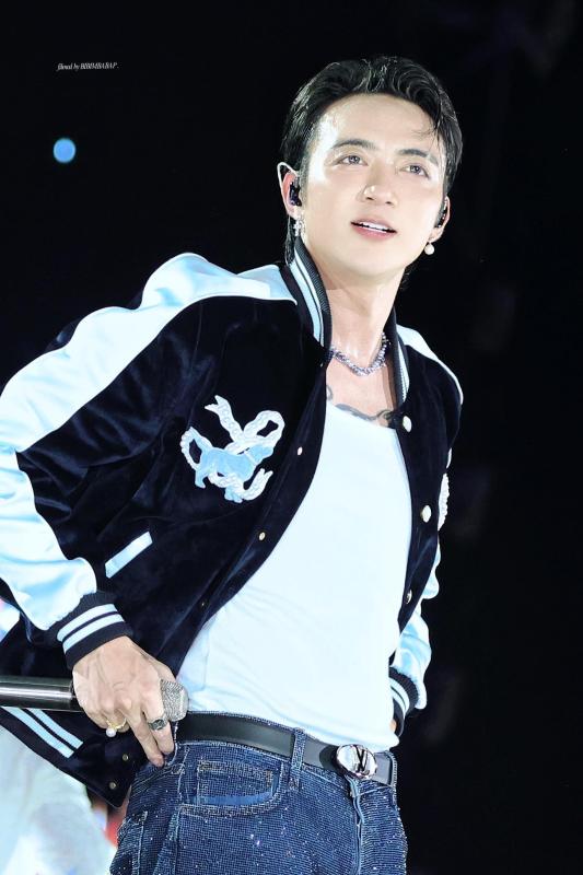 SOOBIN đã có bạn gái, liên tục thả tim ảnh rất tình cảm?- Ảnh 1.