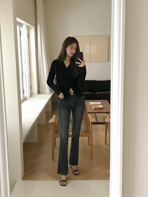 Giày đi với quần jeans: Phải chọn đúng 5 kiểu này thì mới sành điệu từng centimet- Ảnh 10.