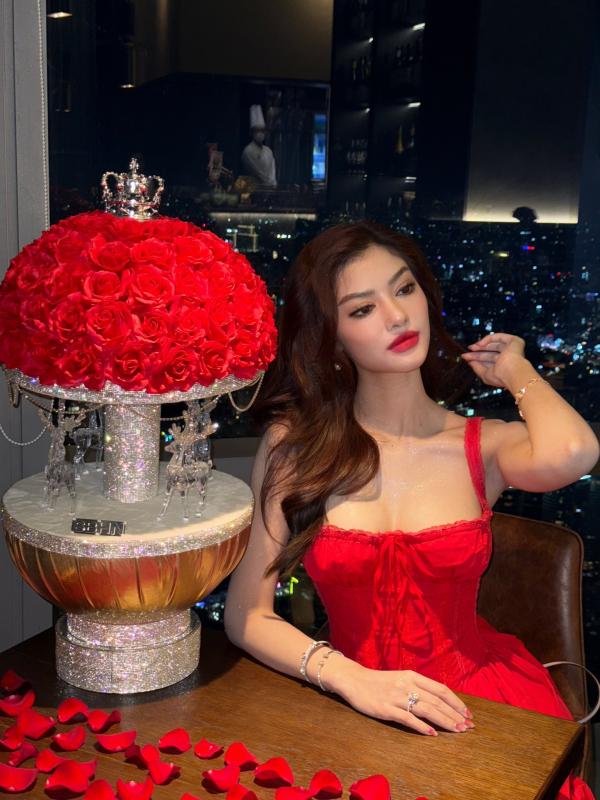 Sự giàu có của Lona Kiều Loan ở tuổi 25- Ảnh 1.