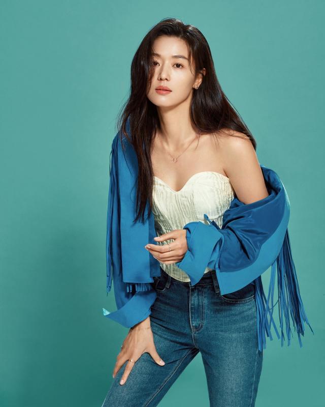 10 diễn viên Hàn Quốc hot nhất thế giới 2025: Hyun Bin xếp sau Kim Soo Hyun, hạng 1 tưởng hết thời rồi cơ mà- Ảnh 8.