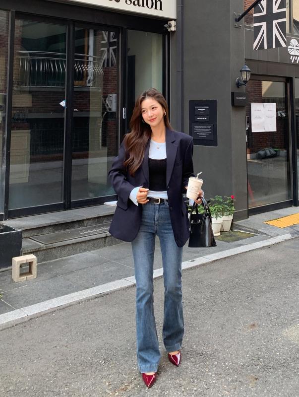 Giày đi với quần jeans: Phải chọn đúng 5 kiểu này thì mới sành điệu từng centimet- Ảnh 7.