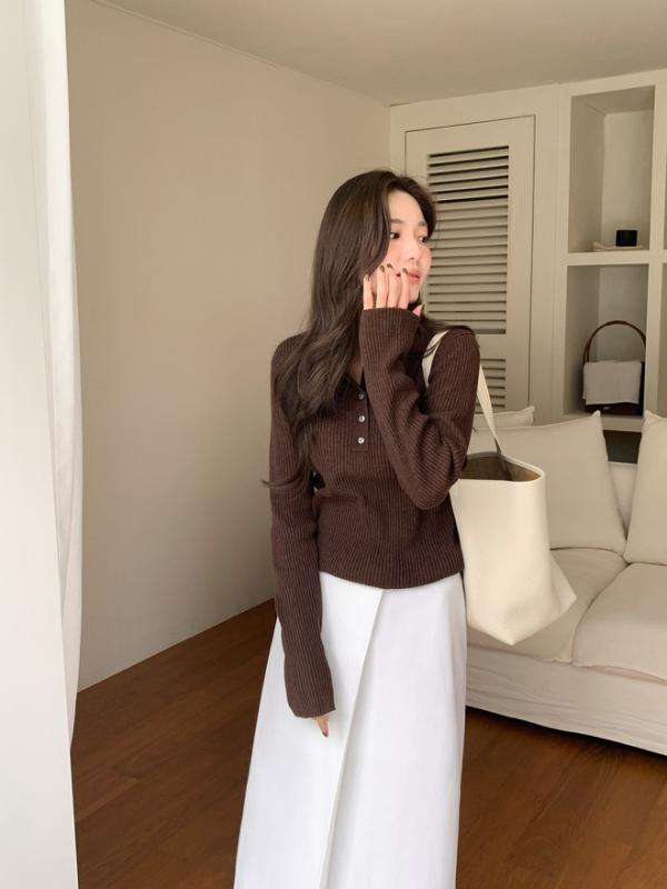 4 cách mặc áo len tối màu trẻ trung nhưng vẫn đảm bảo sang trọng- Ảnh 3.