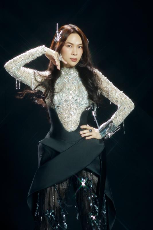 Mỹ Tâm xếp cạnh Lisa (BLACKPINK), tạo điều không tưởng trên toàn cầu- Ảnh 2.