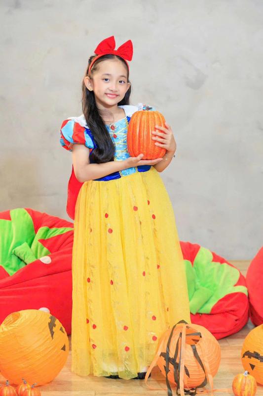 "Mợ chảnh" nhà Khánh Thi - Phan Hiển 7 tuổi đã mang thần thái giống mẹ - nữ hoàng dancesport, visual công chúa xinh yêu- Ảnh 4.