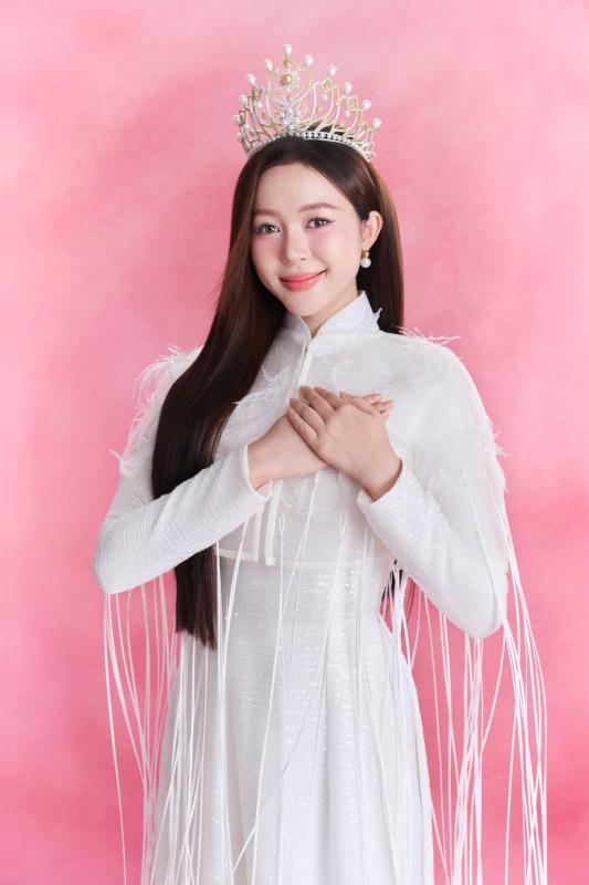 Lê Hoàng Phương lộ diện hậu "ồn ào" tình cảm với tình cũ Thiều Bảo Trâm, 1 nàng hậu khóc khi nhắc đến bà Phạm Kim Dung- Ảnh 10.