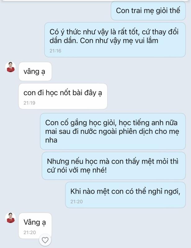 Bé Bo đã lớn thật rồi: Nhắn tin nhoay nhoáy, nói 1 câu mà làm mẹ Hoà Minzy 
