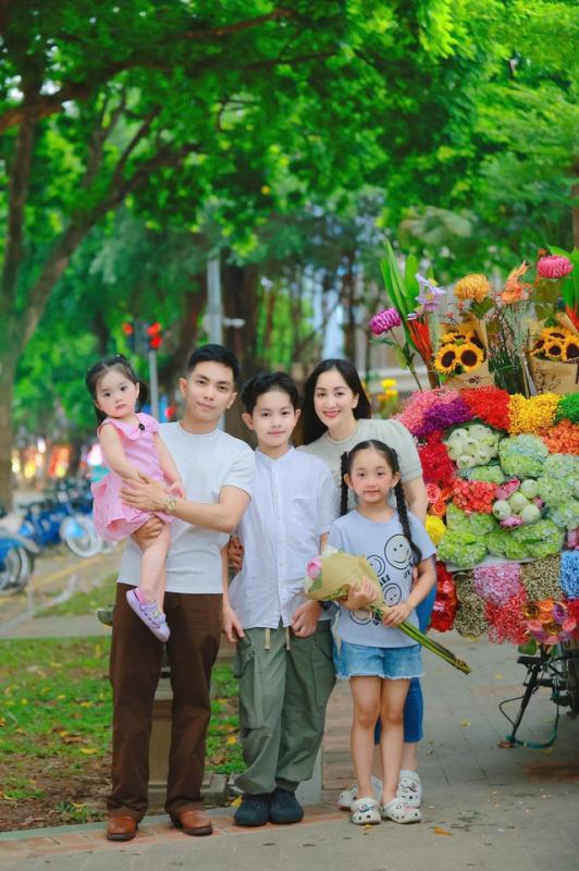 Ngắm Lisa nhà Khánh Thi - Phan Hiển cả ngày không chán, visual xinh yêu như búp bê, ai cũng muốn cưng chiều- Ảnh 7.