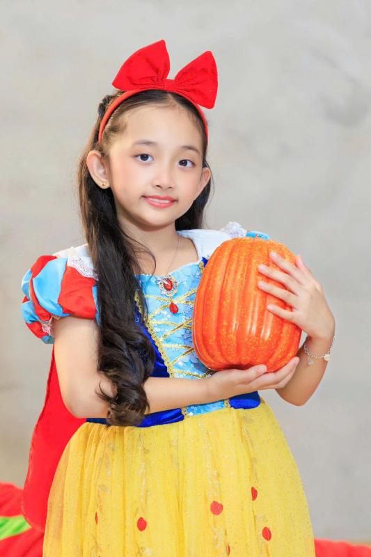 "Mợ chảnh" nhà Khánh Thi - Phan Hiển 7 tuổi đã mang thần thái giống mẹ - nữ hoàng dancesport, visual công chúa xinh yêu- Ảnh 5.