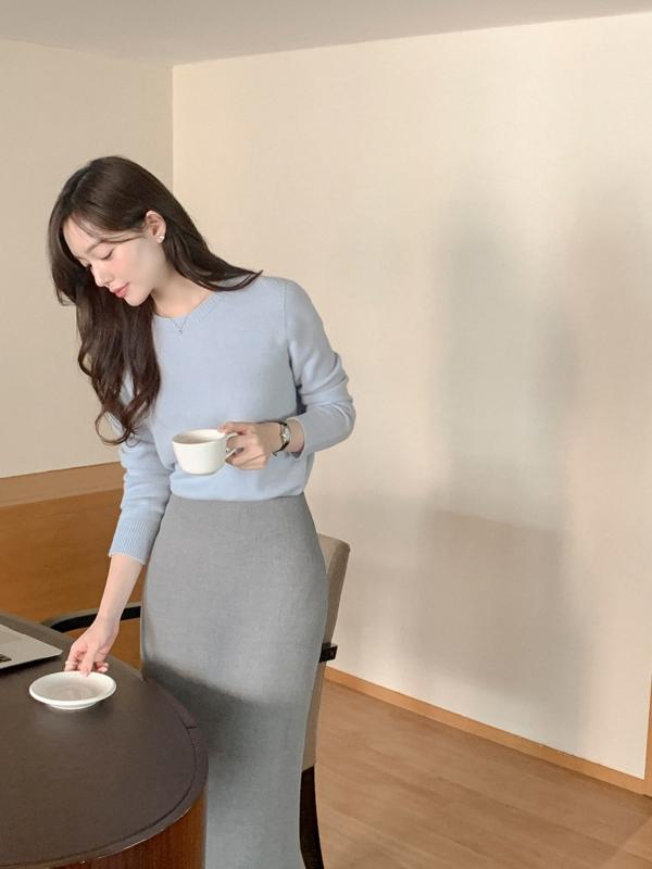 Chân váy phải đi cùng 4 kiểu áo mùa đông này mới đẹp xuất sắc- Ảnh 6.