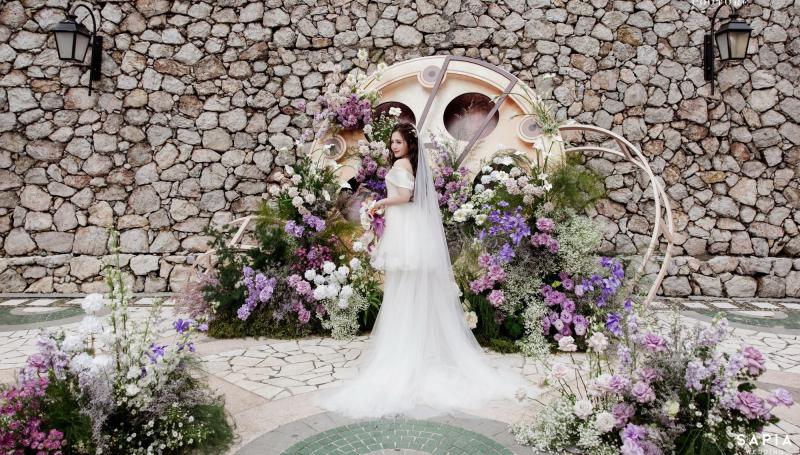 Đám cưới diễn viên Đình Tú - Ngọc Huyền: Dâu rể gấp đôi visual, Quỳnh Nga và dàn mỹ nhân Vbiz đổ bộ- Ảnh 2.